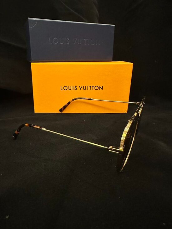 Louis Vuitton Aviator Sunglasses main image 7